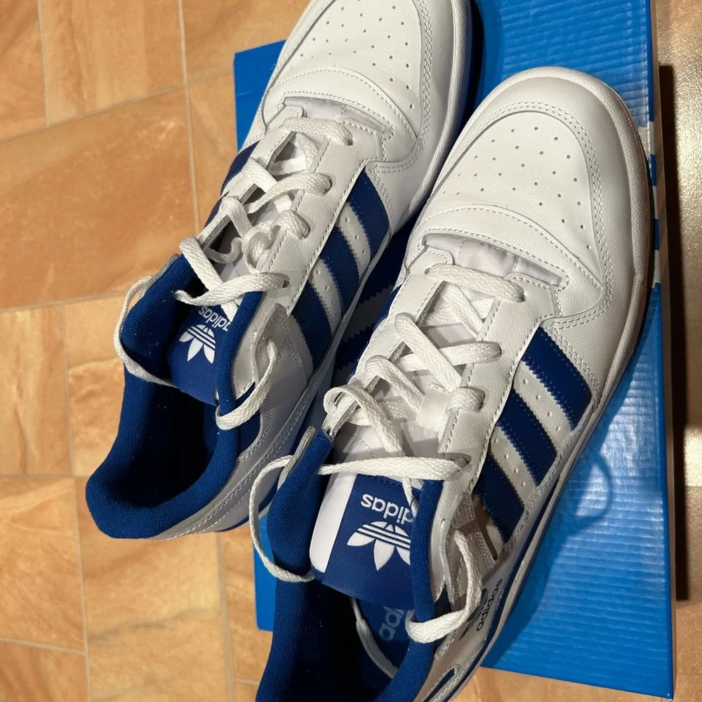 Adidas Men’s Casual White & Blue Forum Low CL Sneaker Shoes